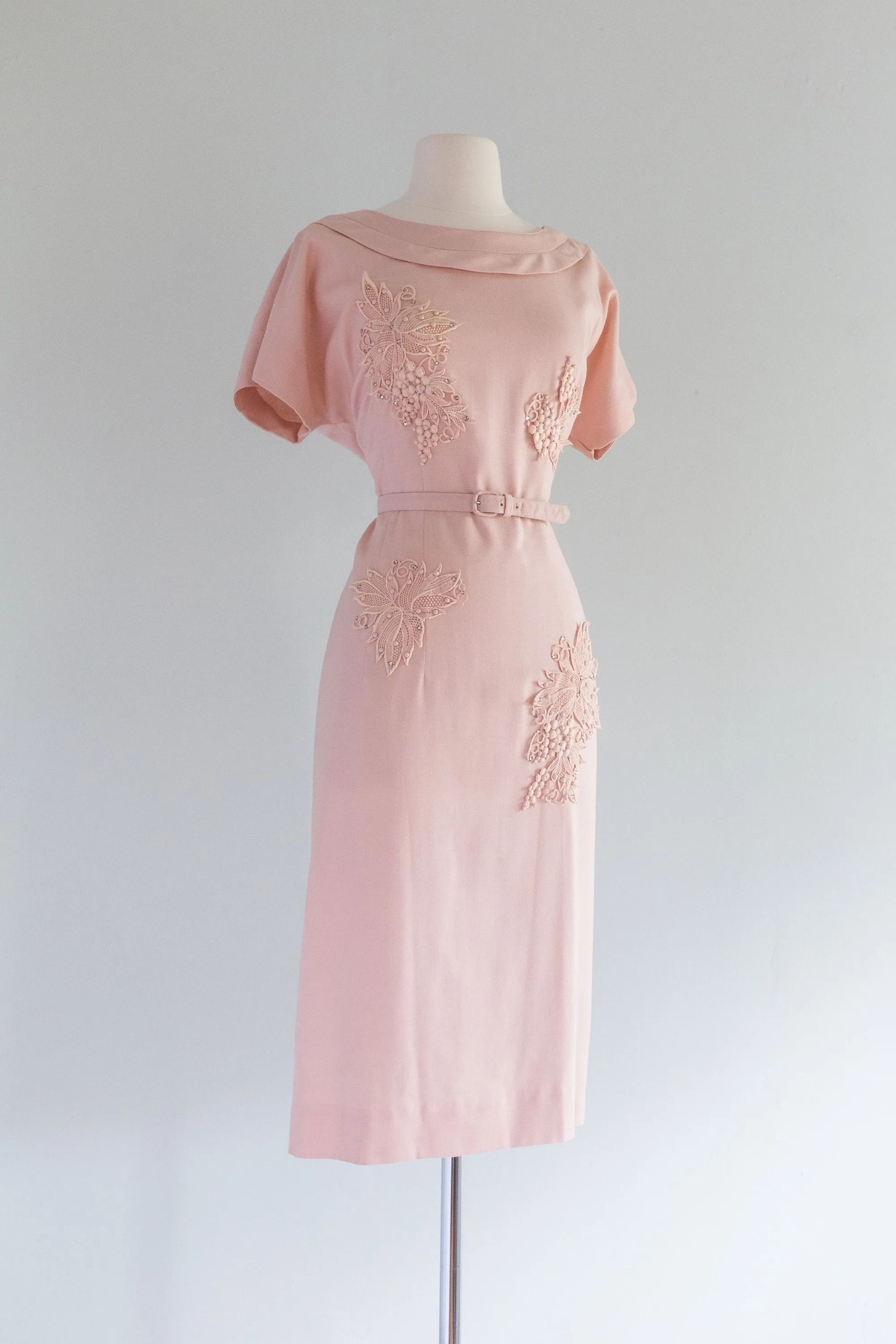 1950's Rose Blush Wiggle Dress With Lace Applique' / Waist 34