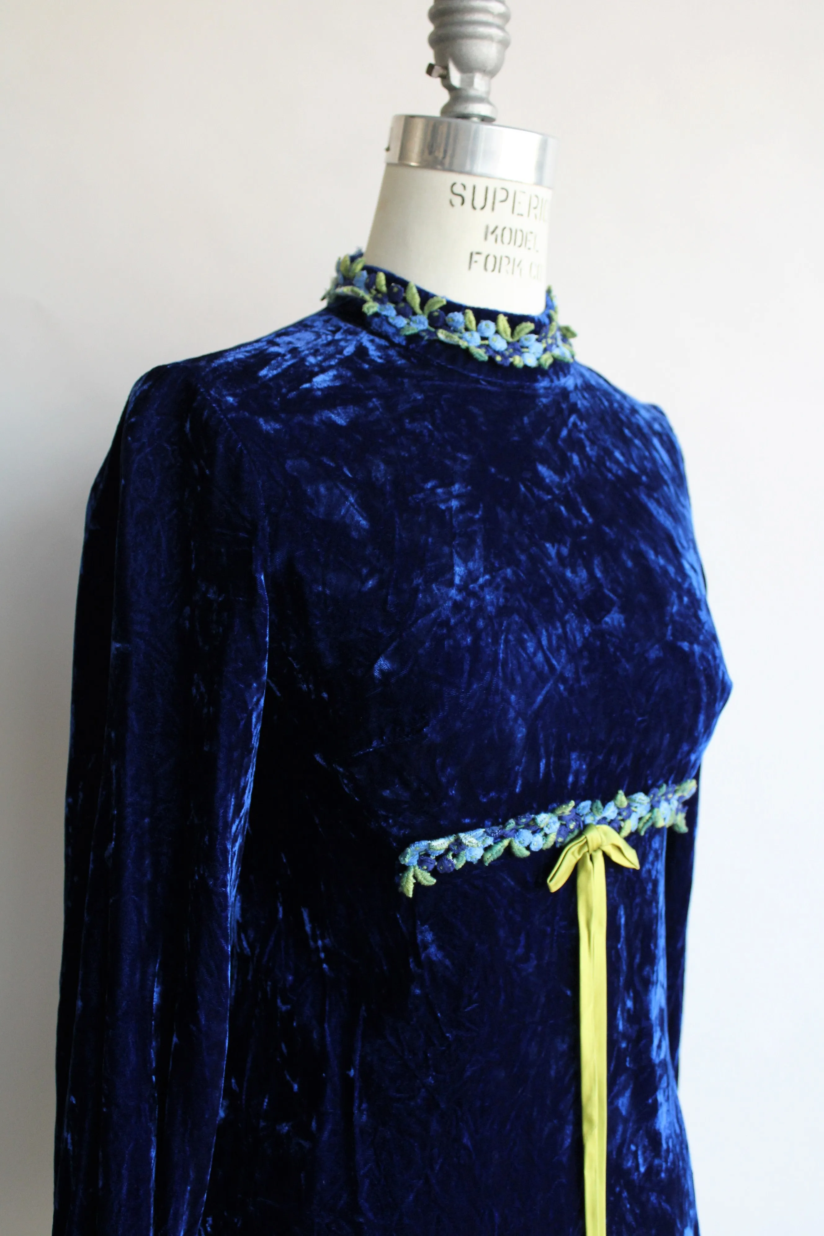 Vintage 1960s Blue Velvet Top